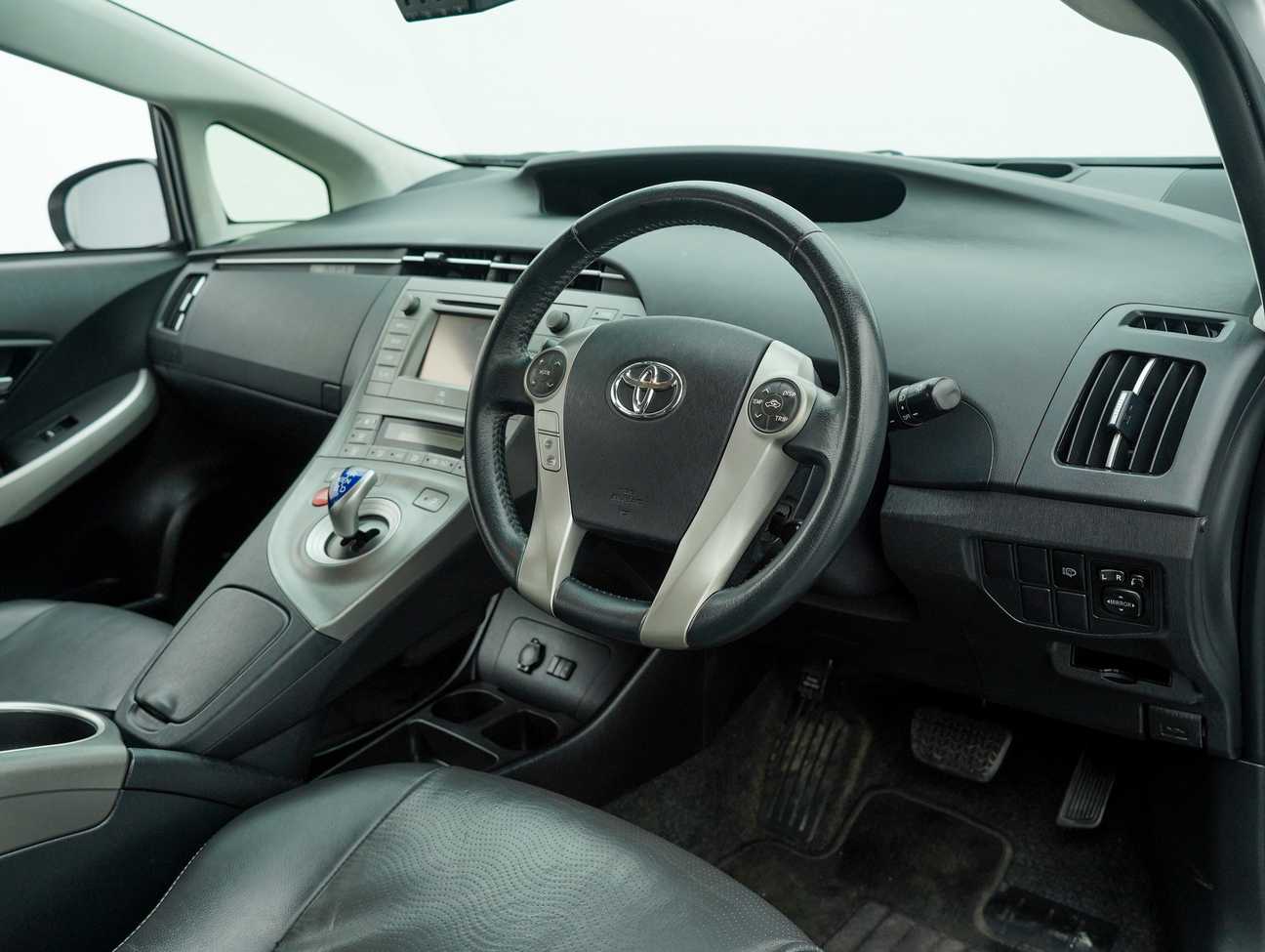 used 2013 Toyota Prius Luxury 1.8