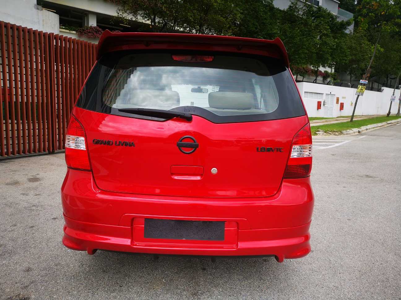 used 2009 Nissan GRAND LIVINA CLASSIC/COMFORT 1.8