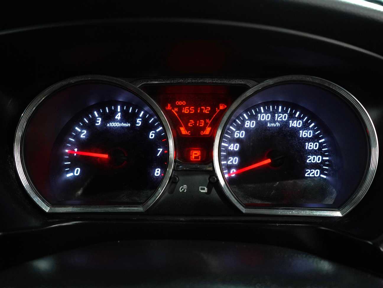 terpakai 2013 Nissan Grand Livina Comfort 1.8