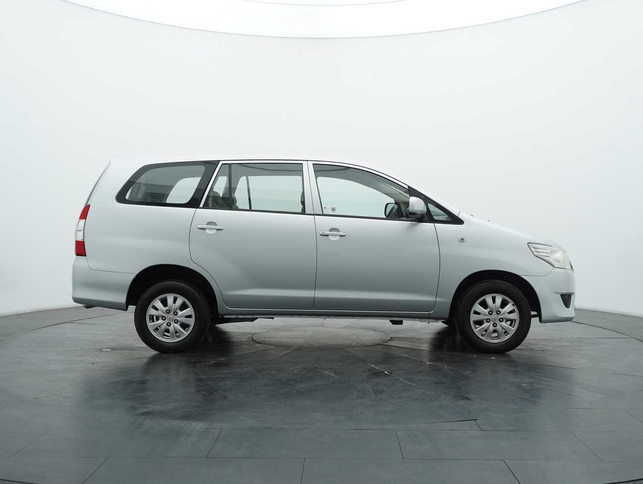 used 2012 Toyota Innova E 2.0