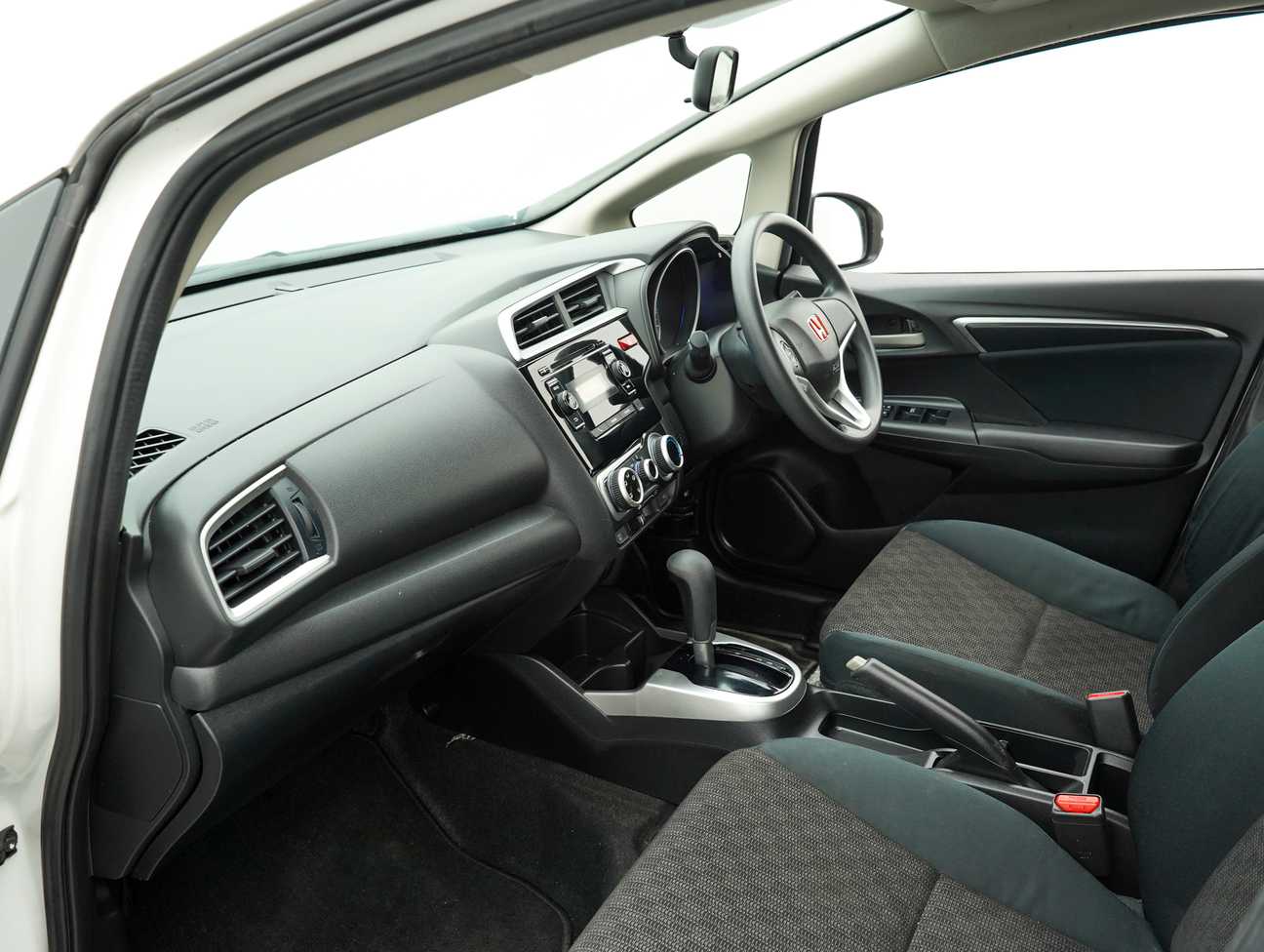 used 2016 Honda Jazz E 1.5