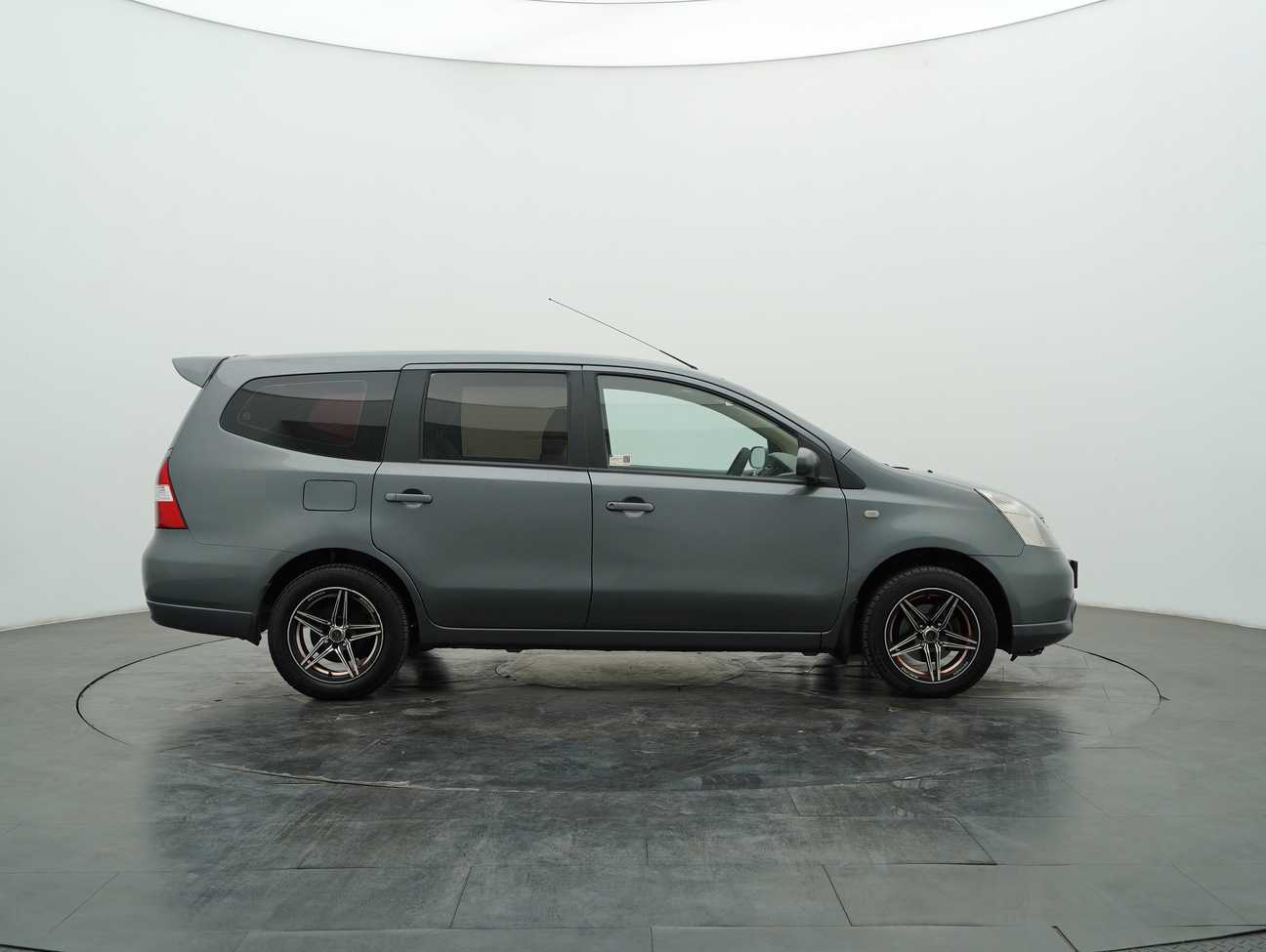 used 2011 Nissan Grand Livina Comfort 1.6