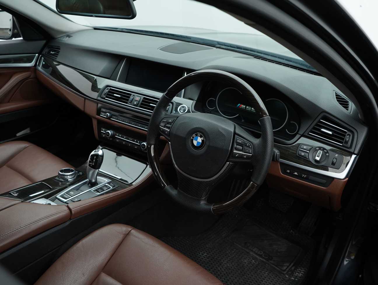 used 2012 BMW 520i  2.0