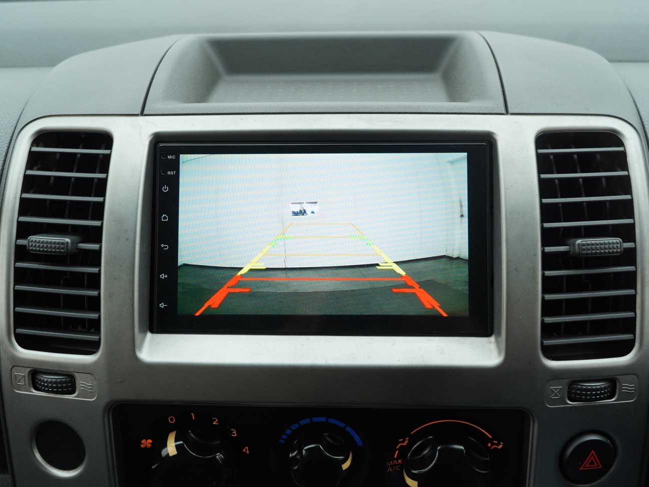 terpakai 2014 Nissan Navara LE Dual Cab 2.5