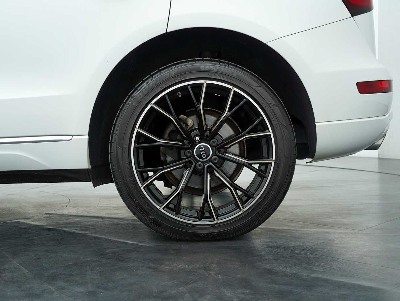 terpakai 2013 Audi Q5 Quattro TFSI 2.0