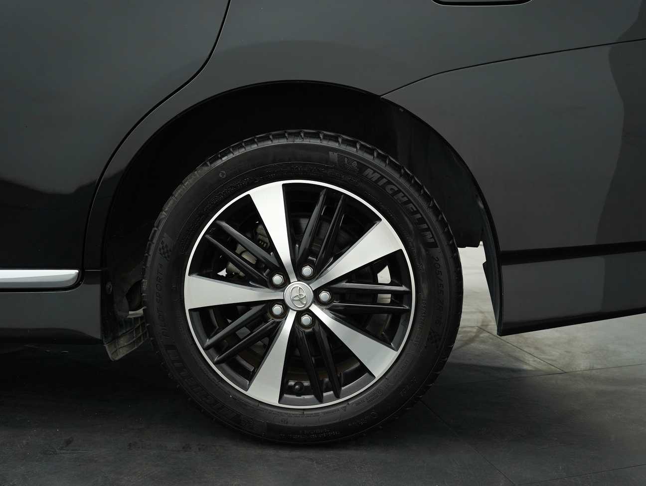 used 2013 Toyota Wish G 1.8