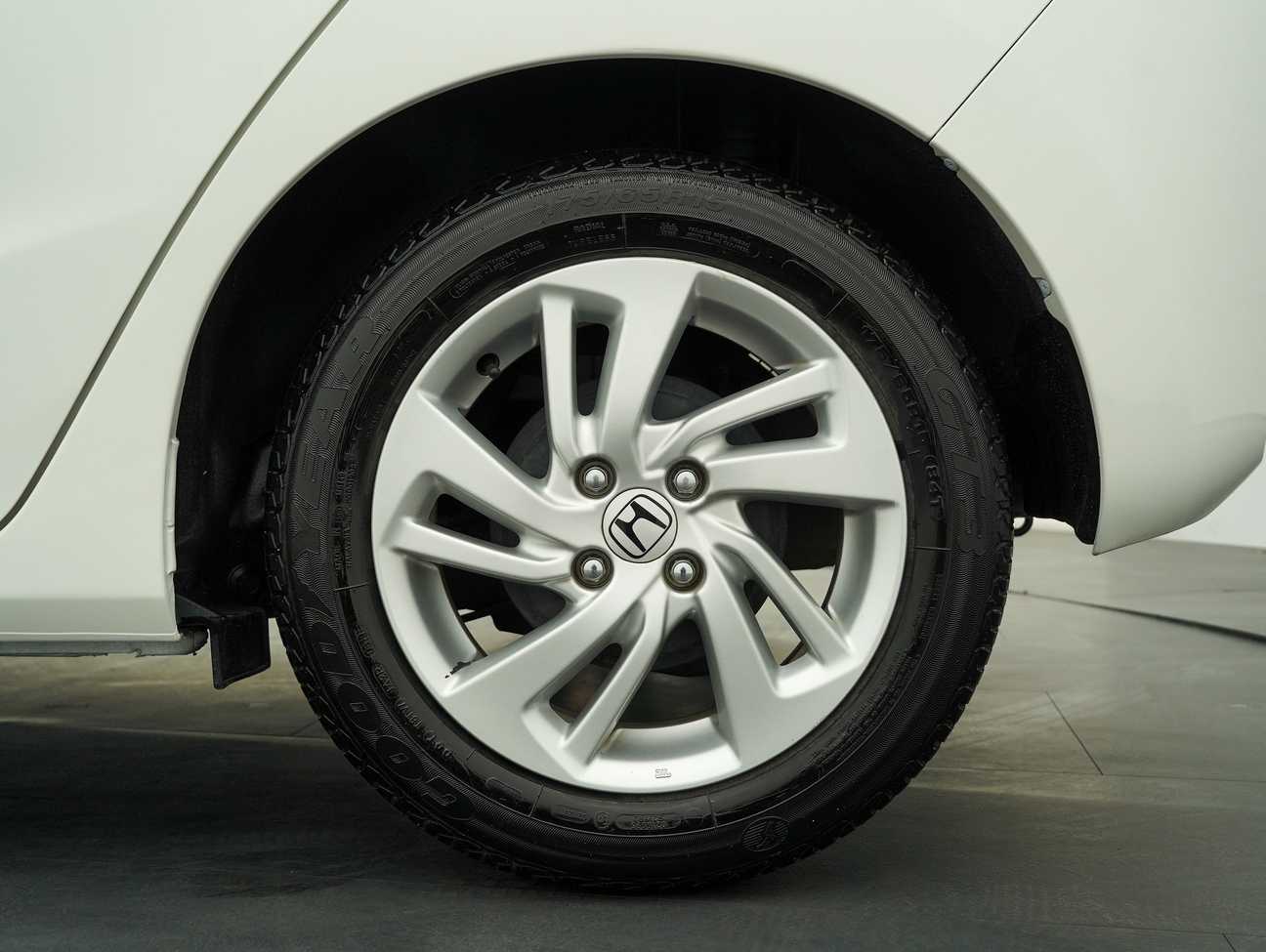 used 2015 Honda Jazz E 1.5