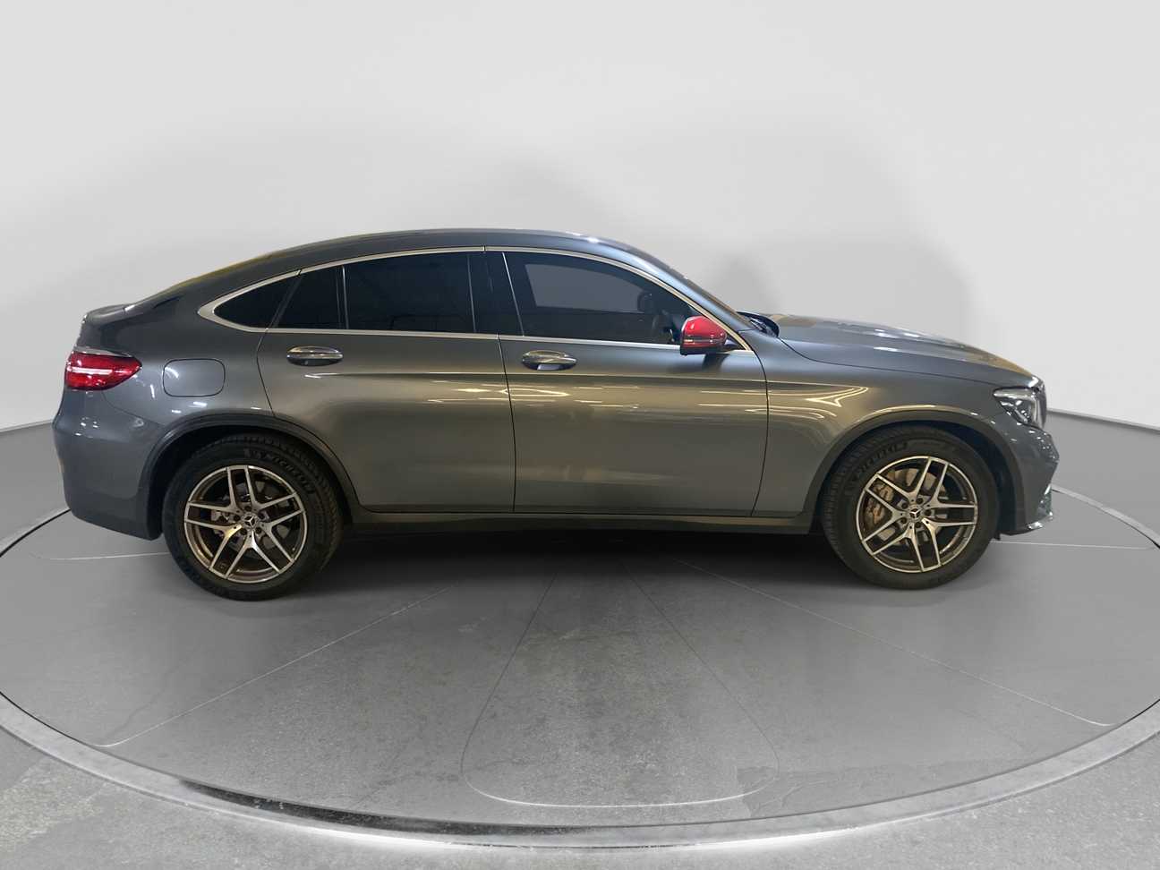 used 2018 Mercedes-Benz GLC250 4MATIC AMG Line 2.0