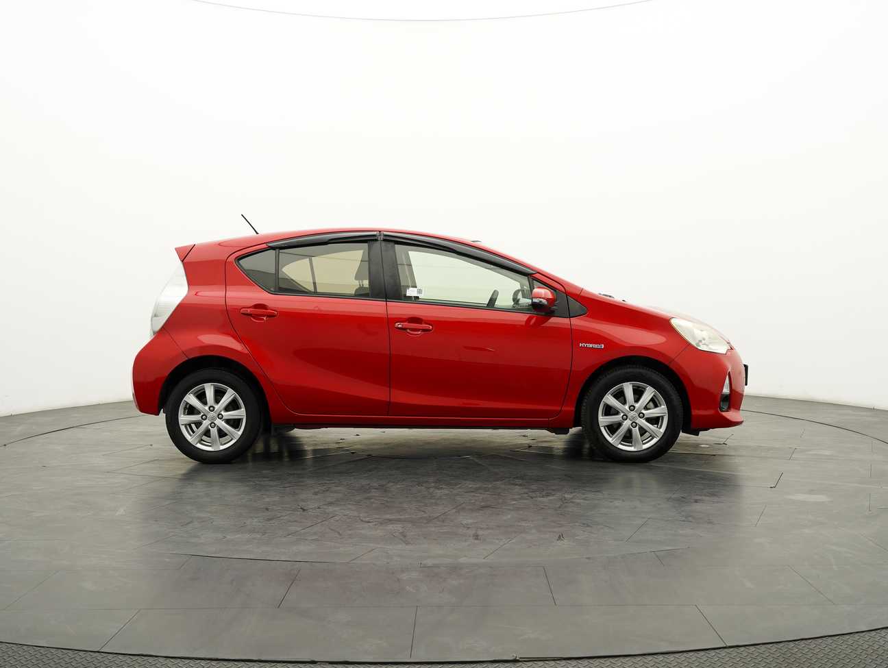 used 2013 Toyota Prius C Hybrid 1.5