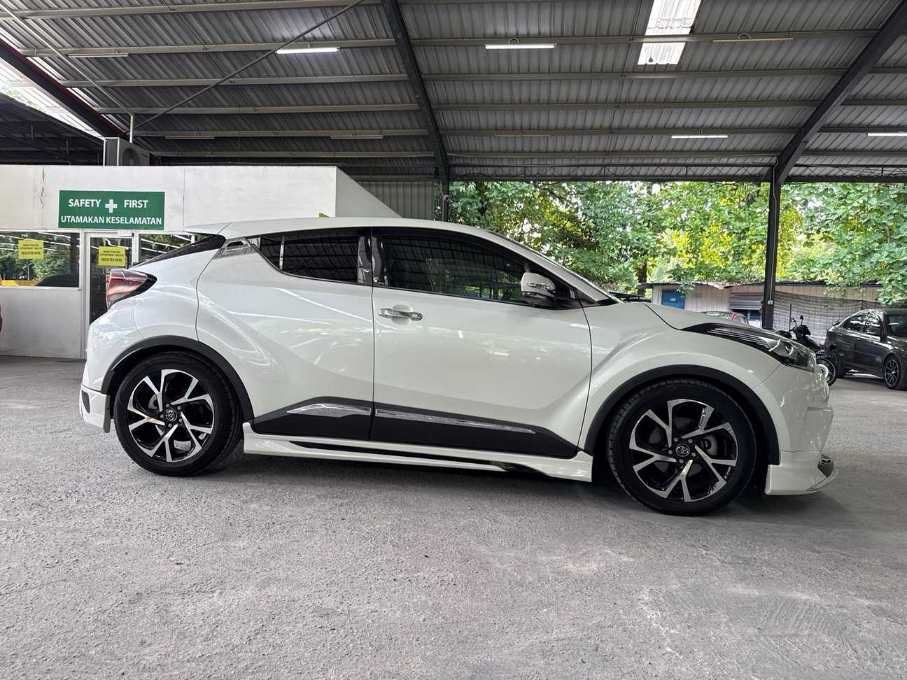 used 2017 Toyota C-HR ST 1.2