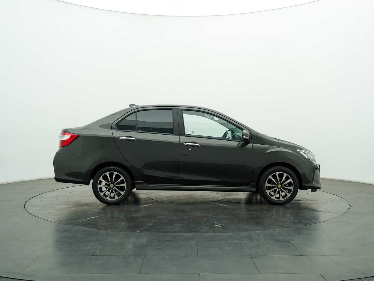 terpakai 2021 Perodua Bezza Advance 1.3