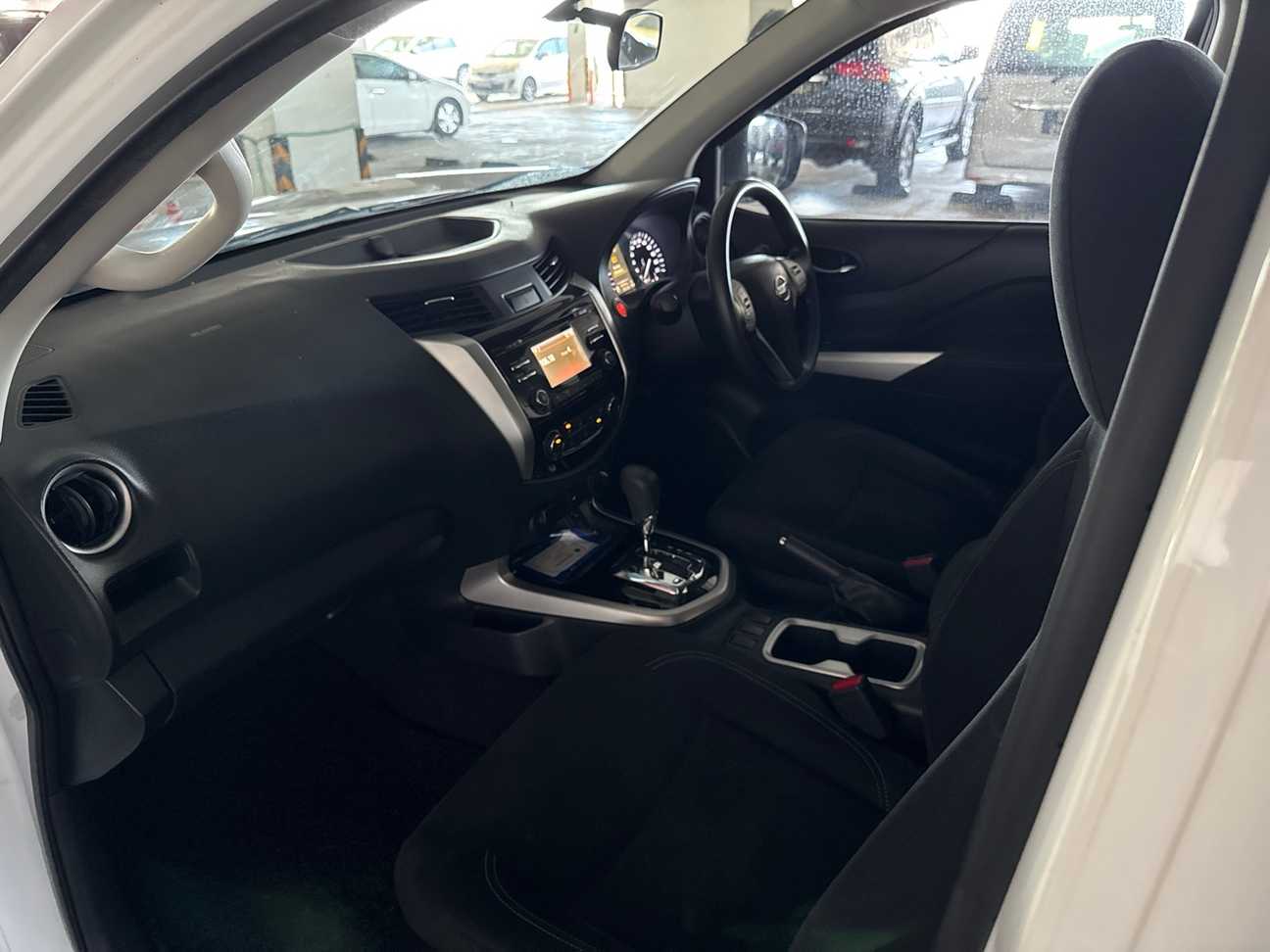 terpakai 2017 Nissan Navara NP300 V Dual Cab 2.5