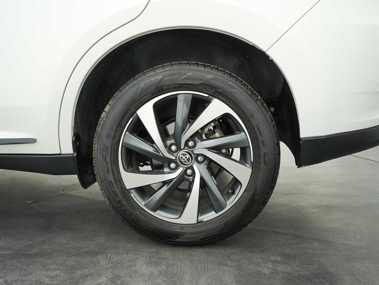 used 2019 Toyota Harrier Premium 2.0