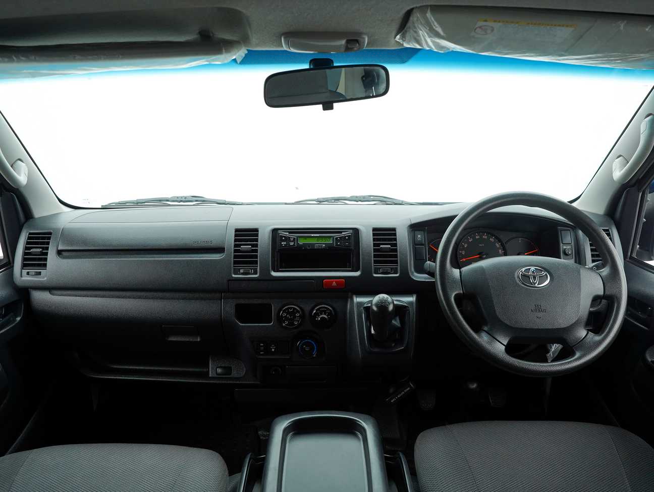 used 2015 Toyota Hiace Window Van 2.7