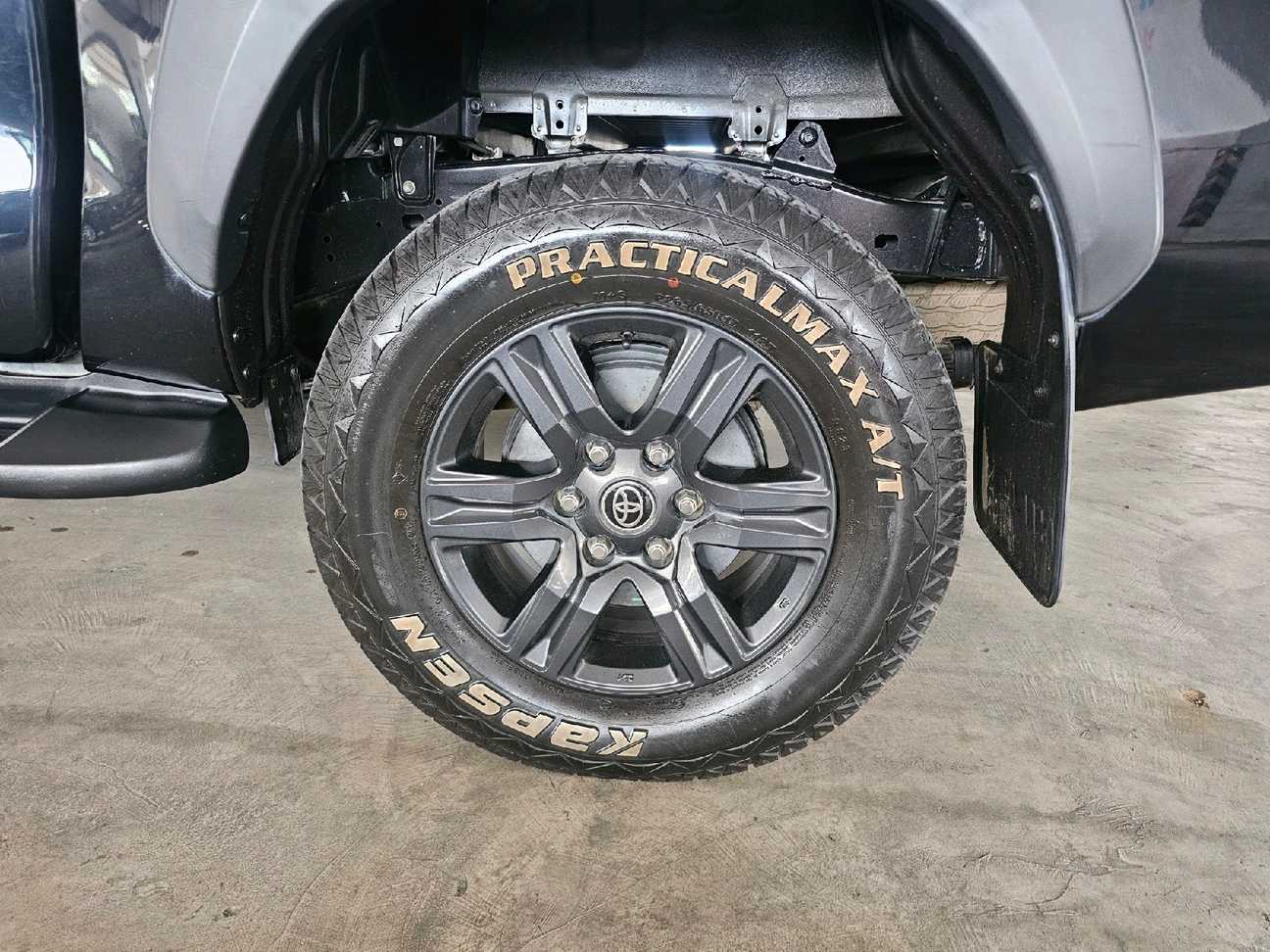 used 2023 Toyota Hilux E Dual Cab 2.4