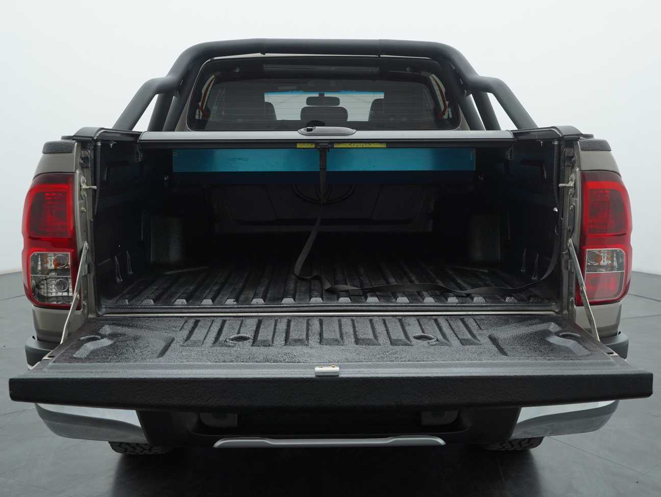 used 2018 Toyota Hilux L-Edition Dual Cab 2.4