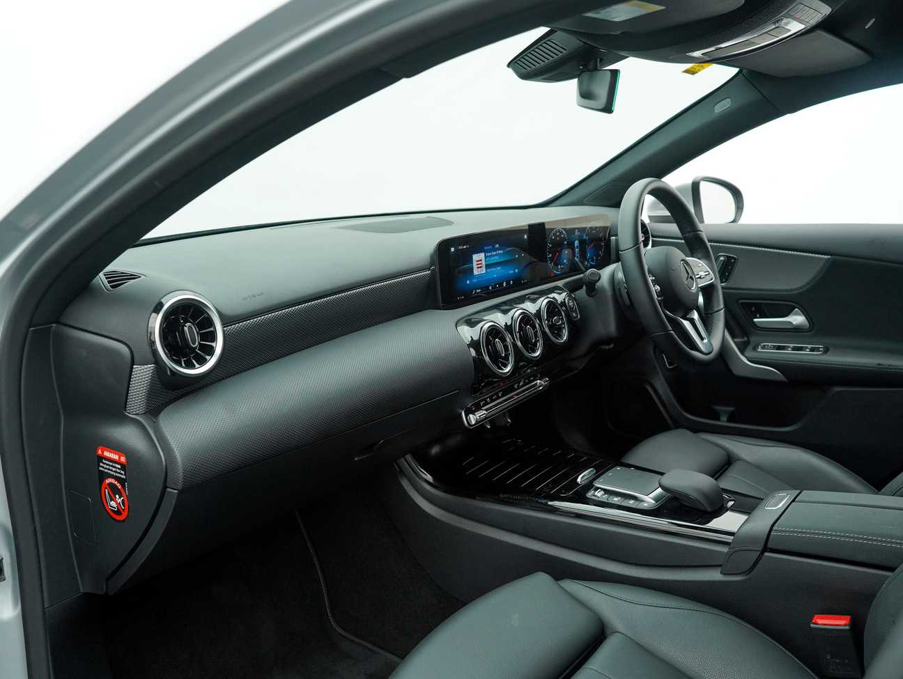 terpakai 2022 Mercedes-Benz A200 Progressive Line 1.3