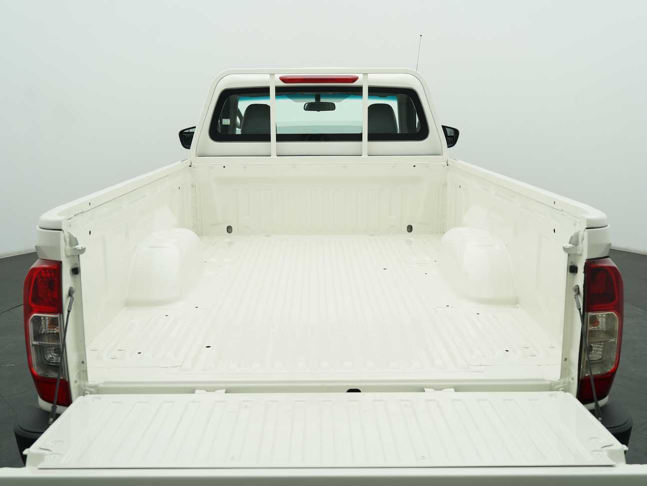 terpakai 2022 Nissan Navara Single Cab 2.5