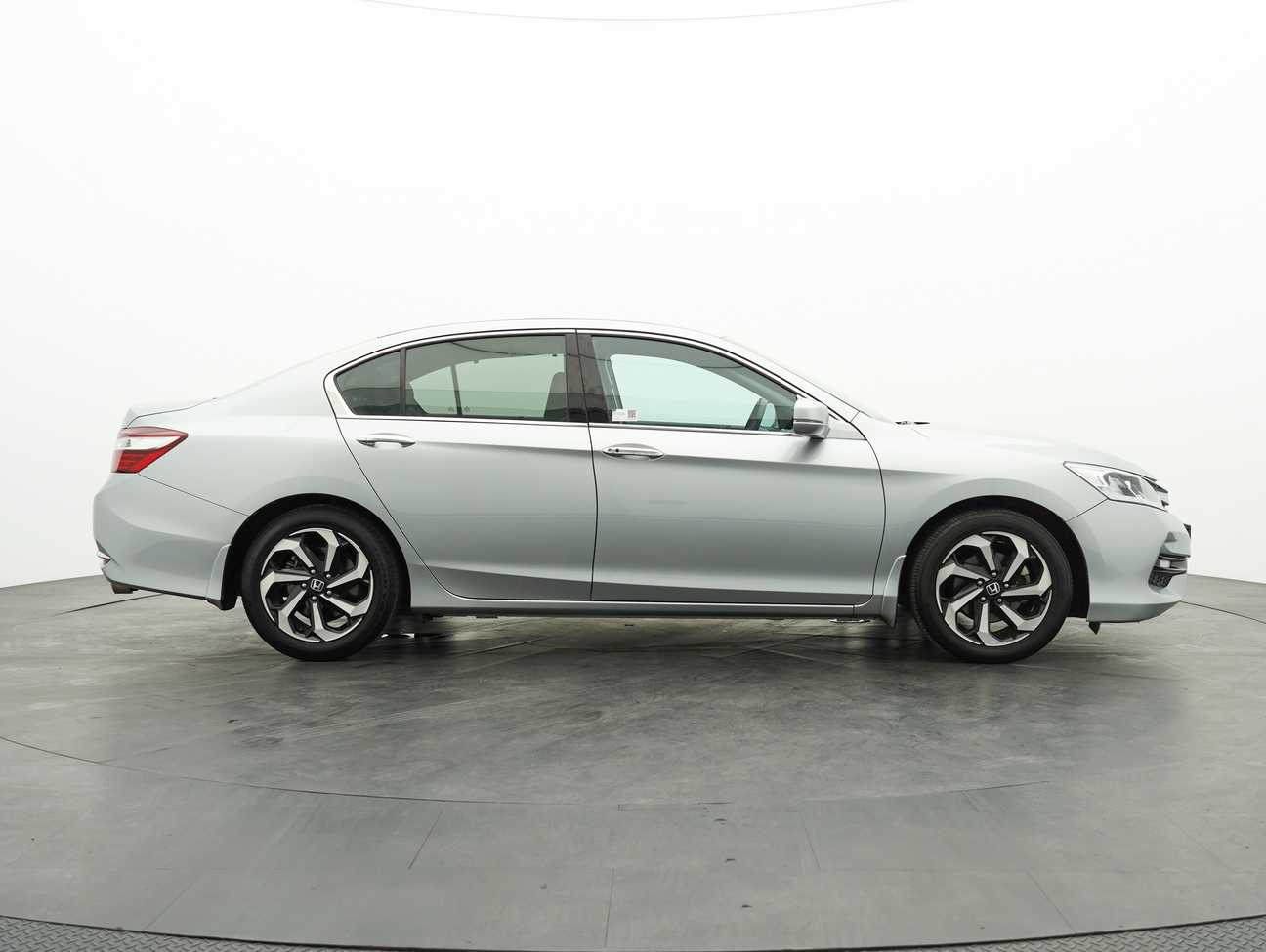 used 2018 Honda ACCORD VTI-L 2.0