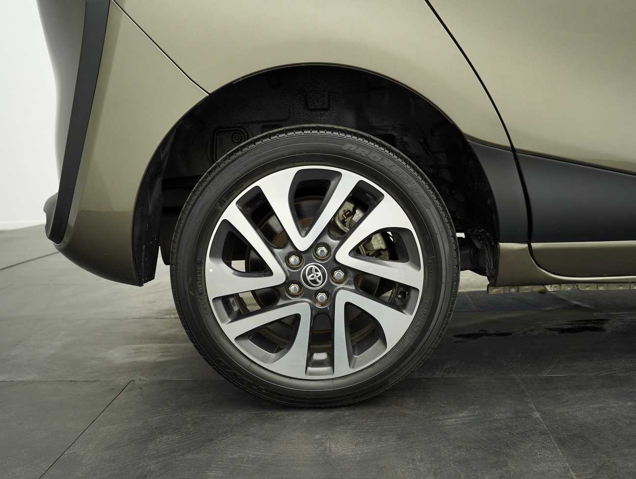 used 2016 Toyota Sienta V 1.5