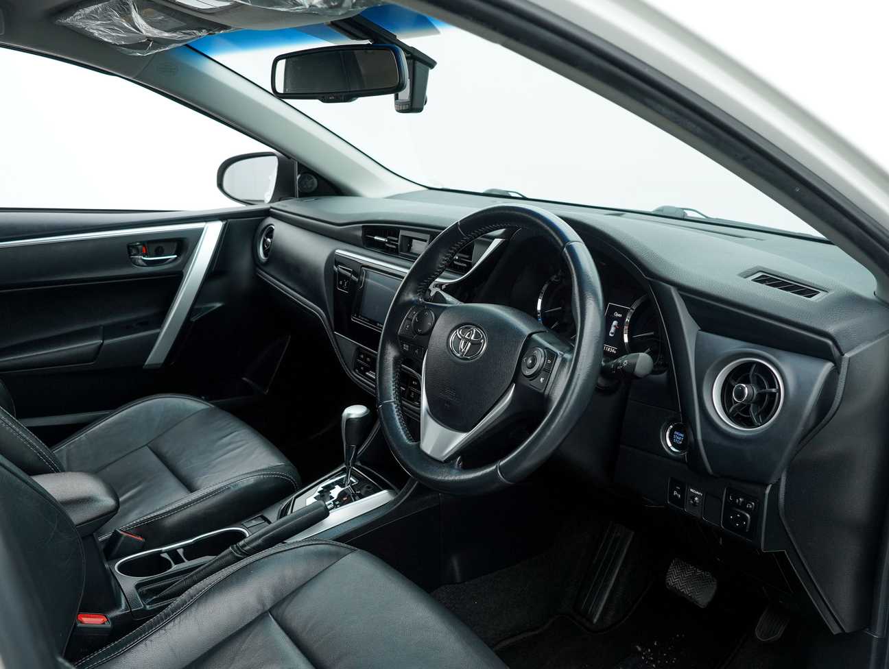 used 2017 Toyota Corolla Altis V 2.0