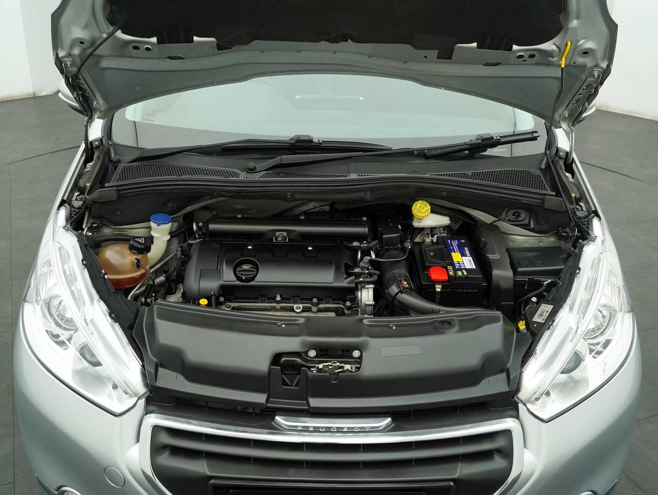 terpakai 2016 Peugeot 208 Allure 3 Door 1.6