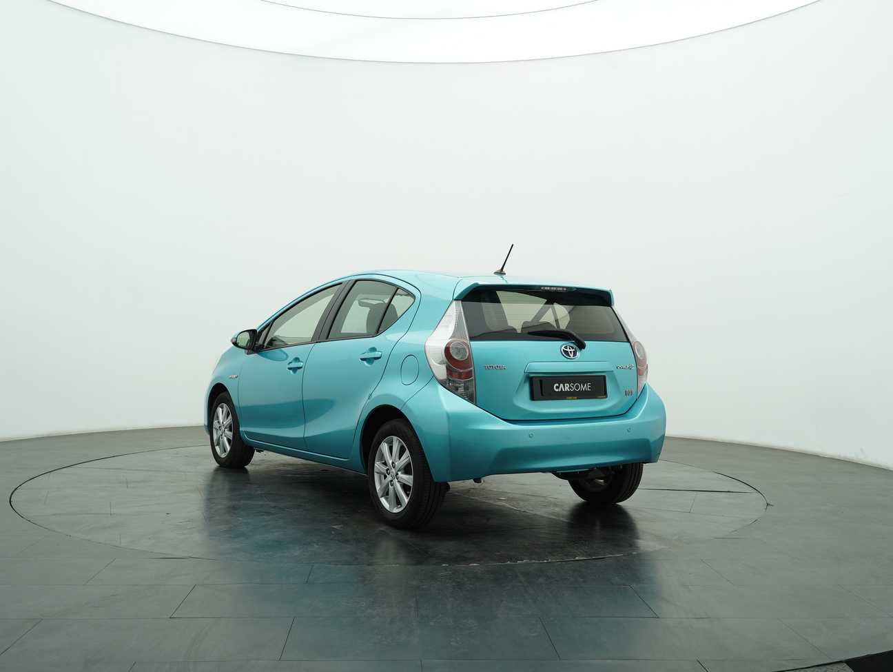 terpakai 2012 Toyota Prius C Hybrid 1.5