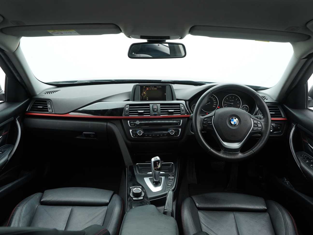used 2015 BMW 320i Sport Line 2.0