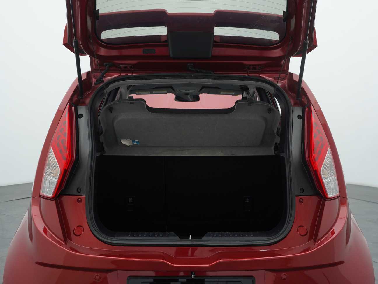 terpakai 2014 Proton Iriz Executive 1.6