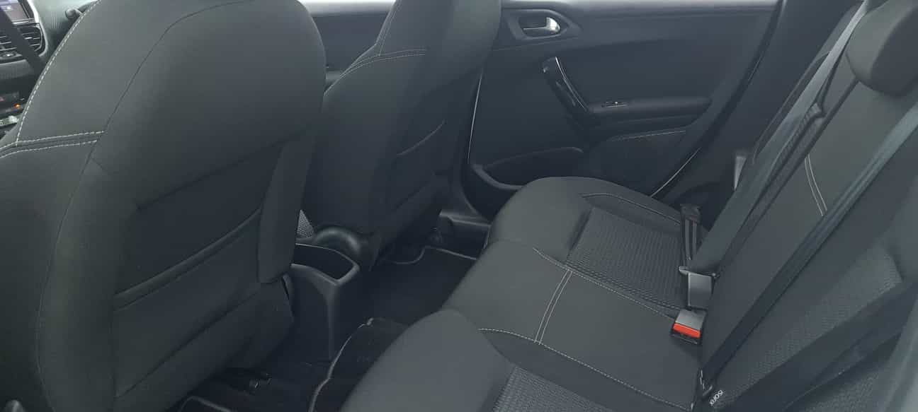 terpakai 2017 Peugeot 208 PURETECH 1.2