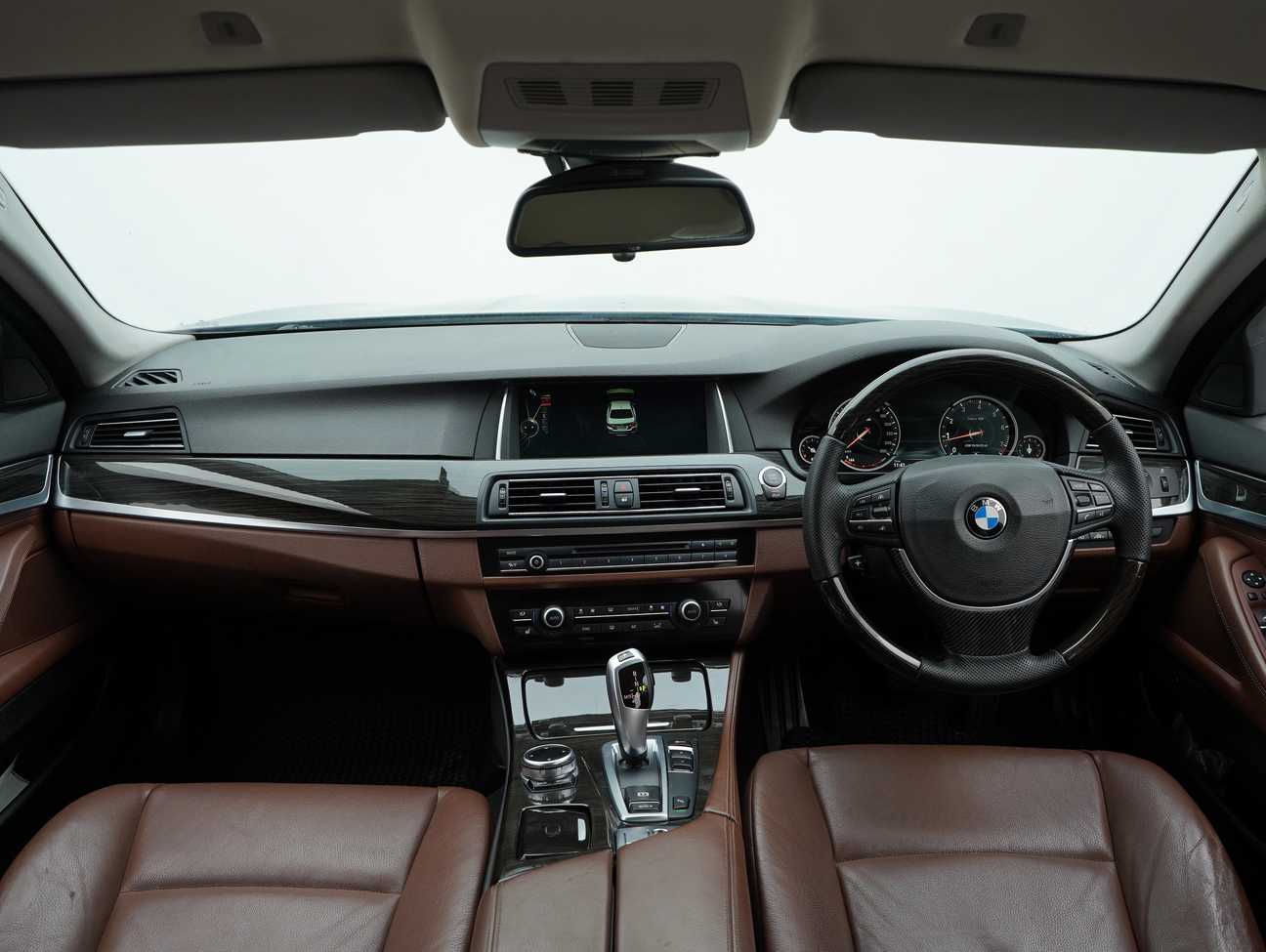 used 2012 BMW 520i  2.0