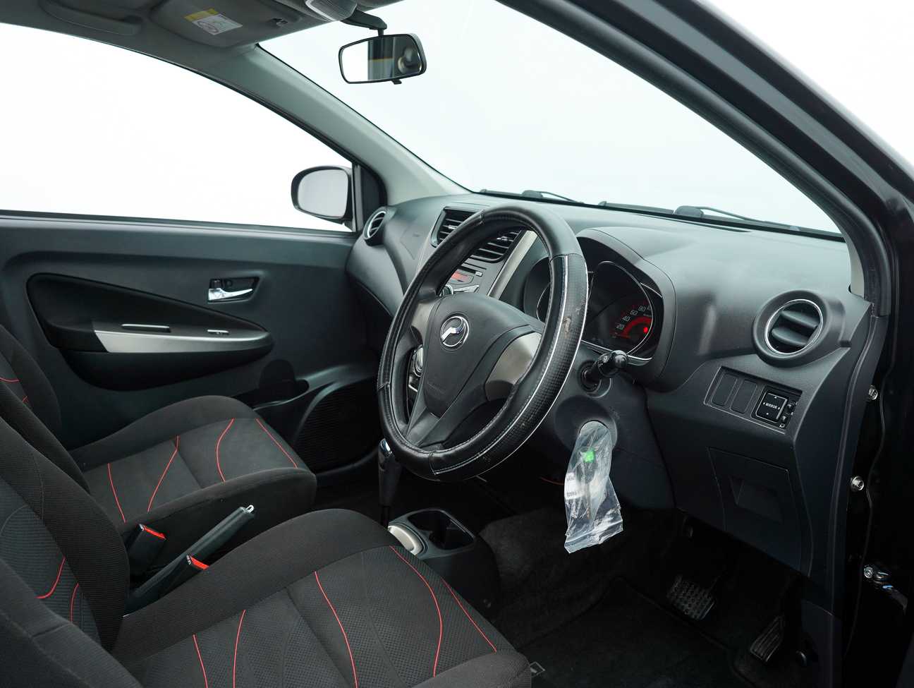 terpakai 2015 Perodua AXIA SE 1.0