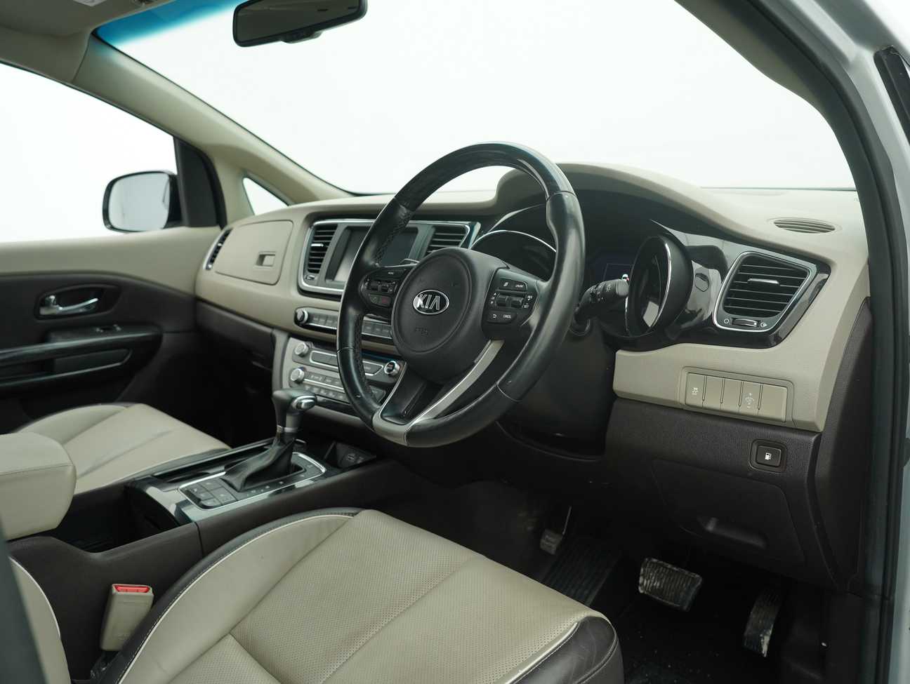used 2018 Kia Carnival  2.2