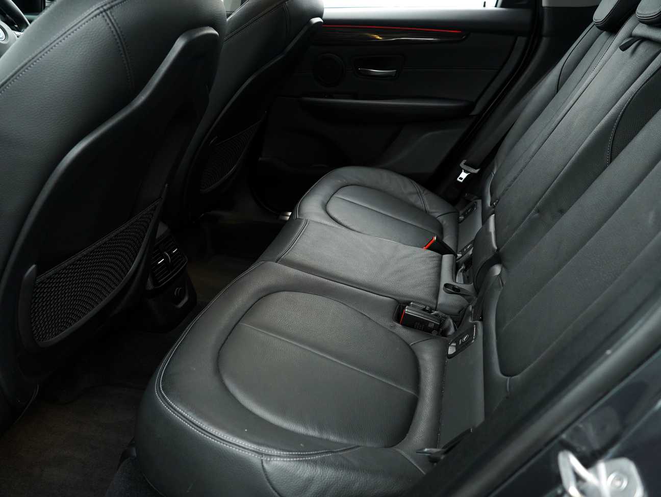 terpakai 2016 BMW 218i Active Tourer 1.5