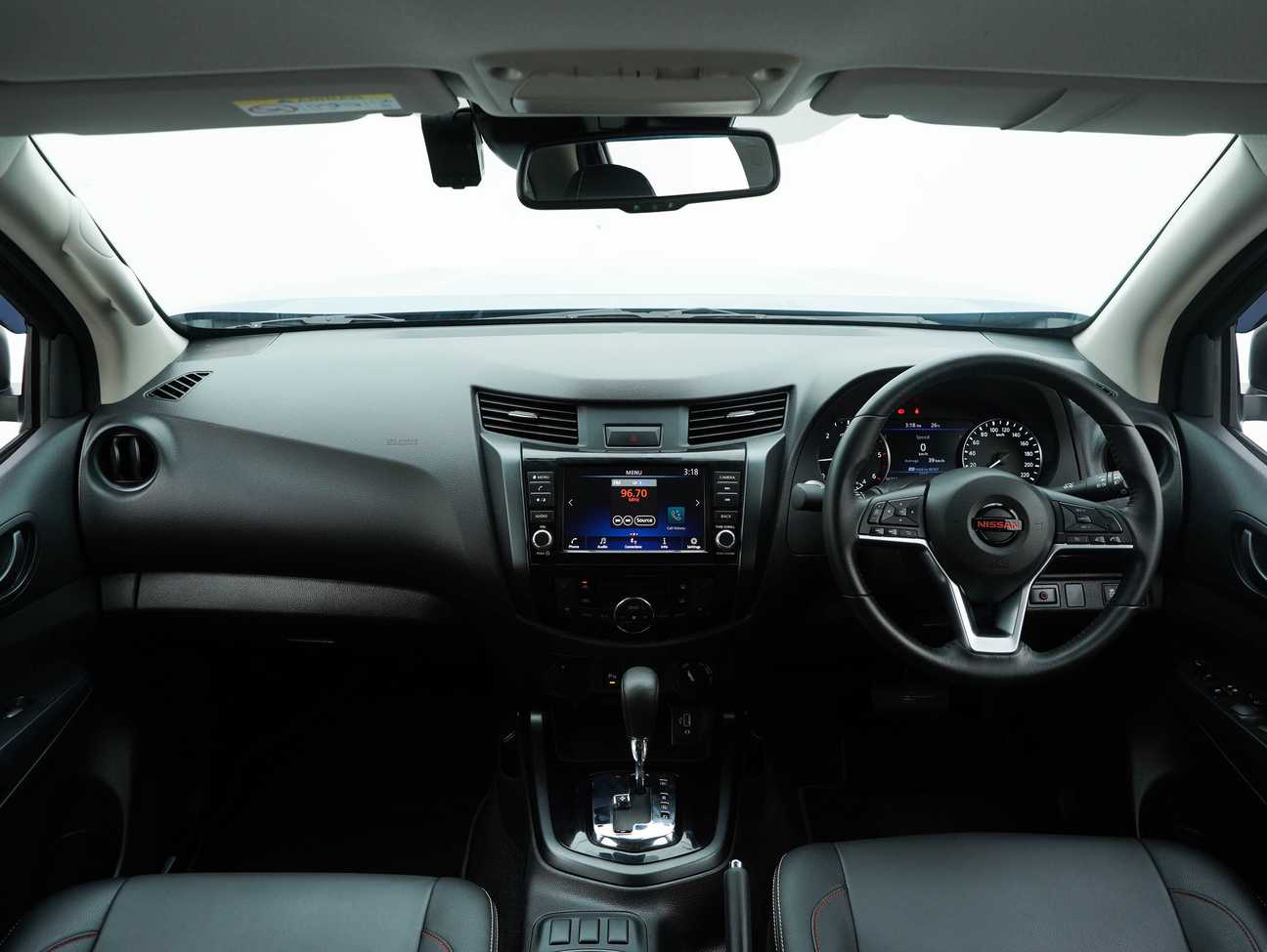 terpakai 2023 Nissan Navara PRO-4X Dual Cab 2.5