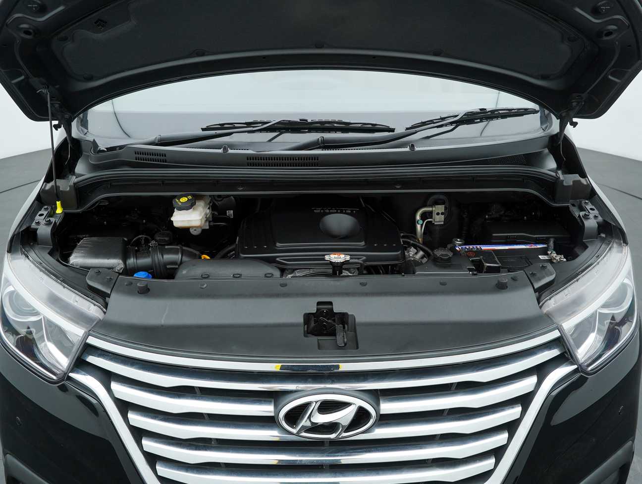 used 2021 Hyundai Grand Starex Executive Plus 2.5