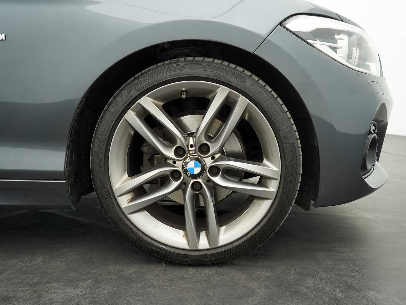 terpakai 2015 BMW 1 20I M SPORT 1.6