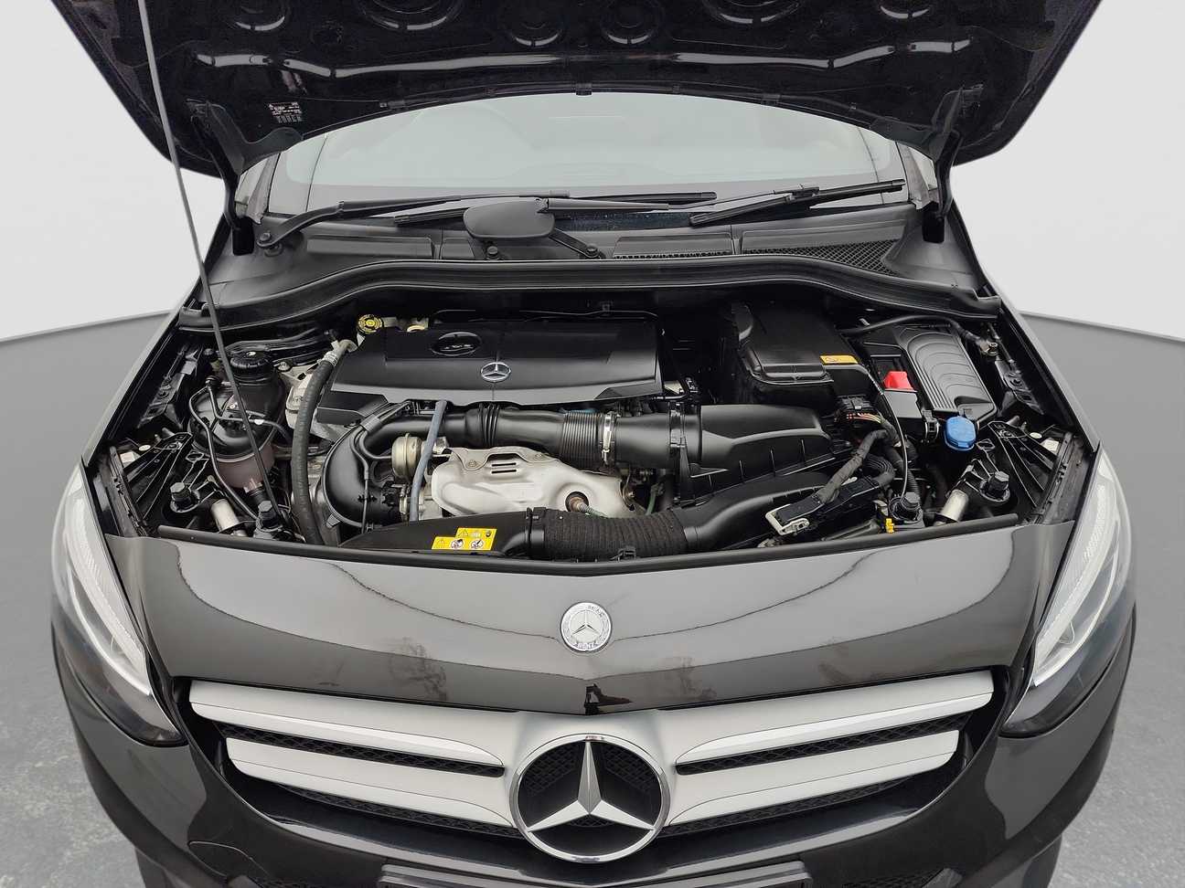 terpakai 2015 Mercedes-Benz B200 Sport Tourer 1.6