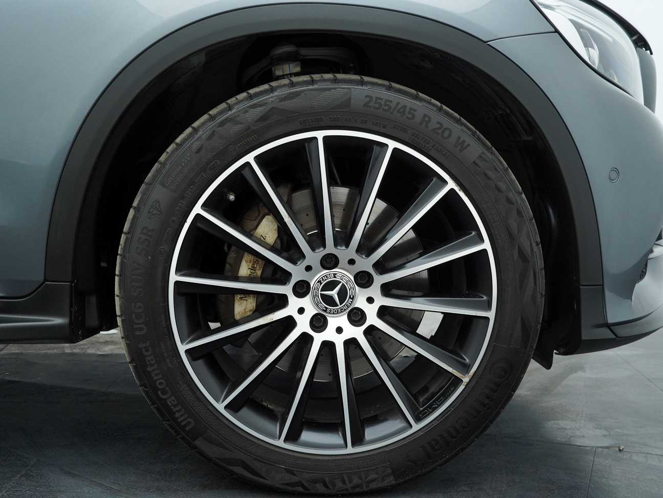 terpakai 2019 Mercedes-Benz GLC250 4MATIC AMG Line 2.0