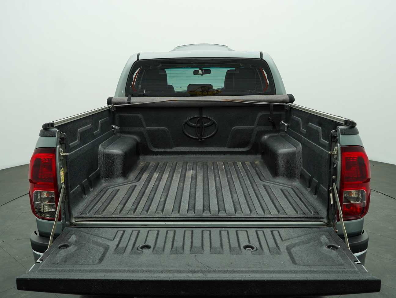used 2020 Toyota Hilux L-Edition Dual Cab 2.4