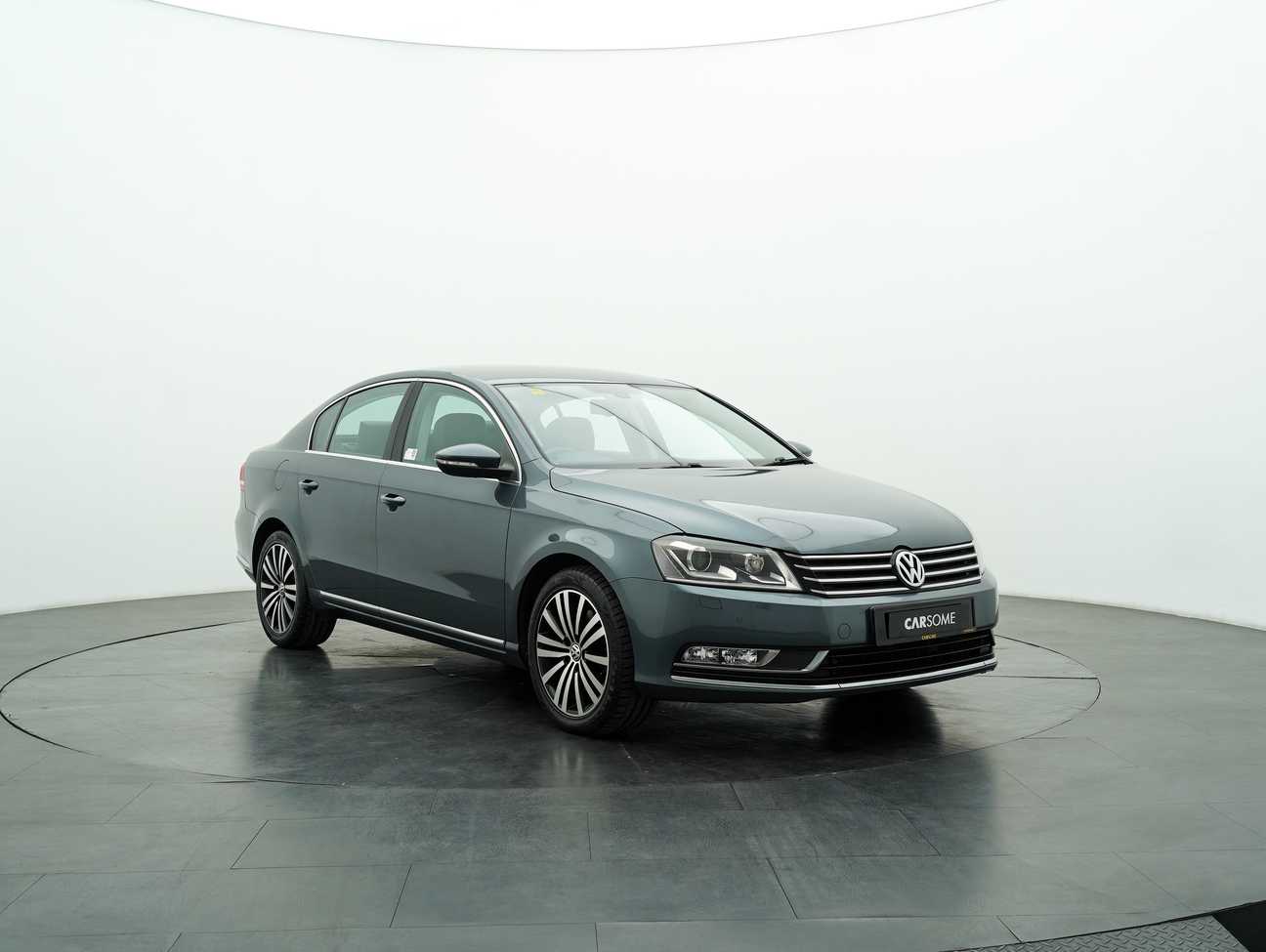 terpakai 2014 Volkswagen Passat TSI 1.8