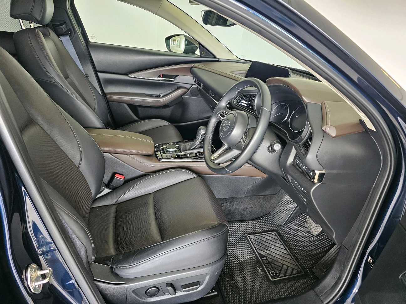 terpakai 2023 Mazda CX-30 SKYACTIV-G High Plus 2.0
