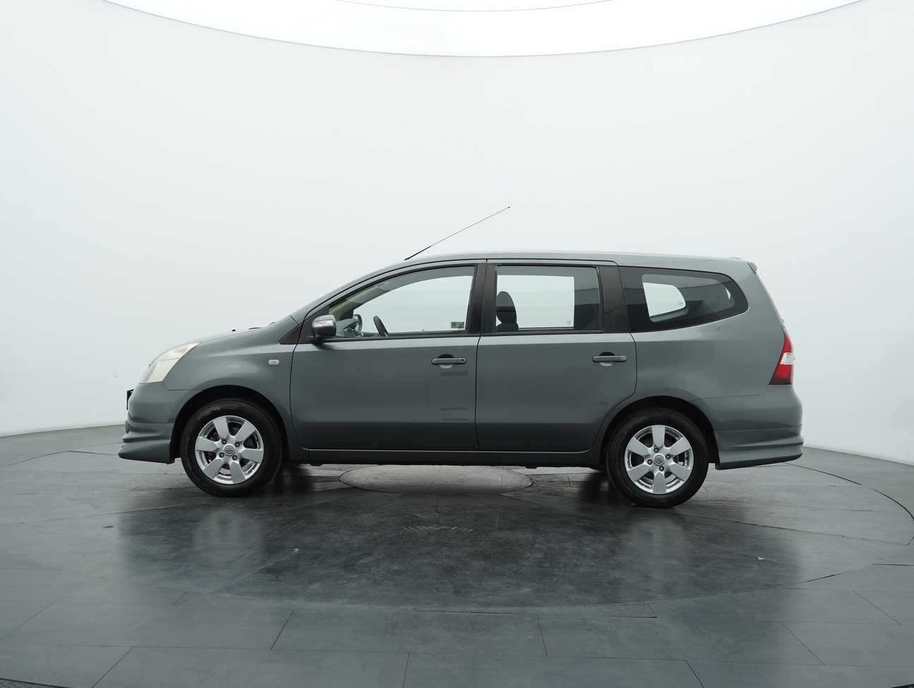 used 2013 Nissan Grand Livina Comfort 1.6