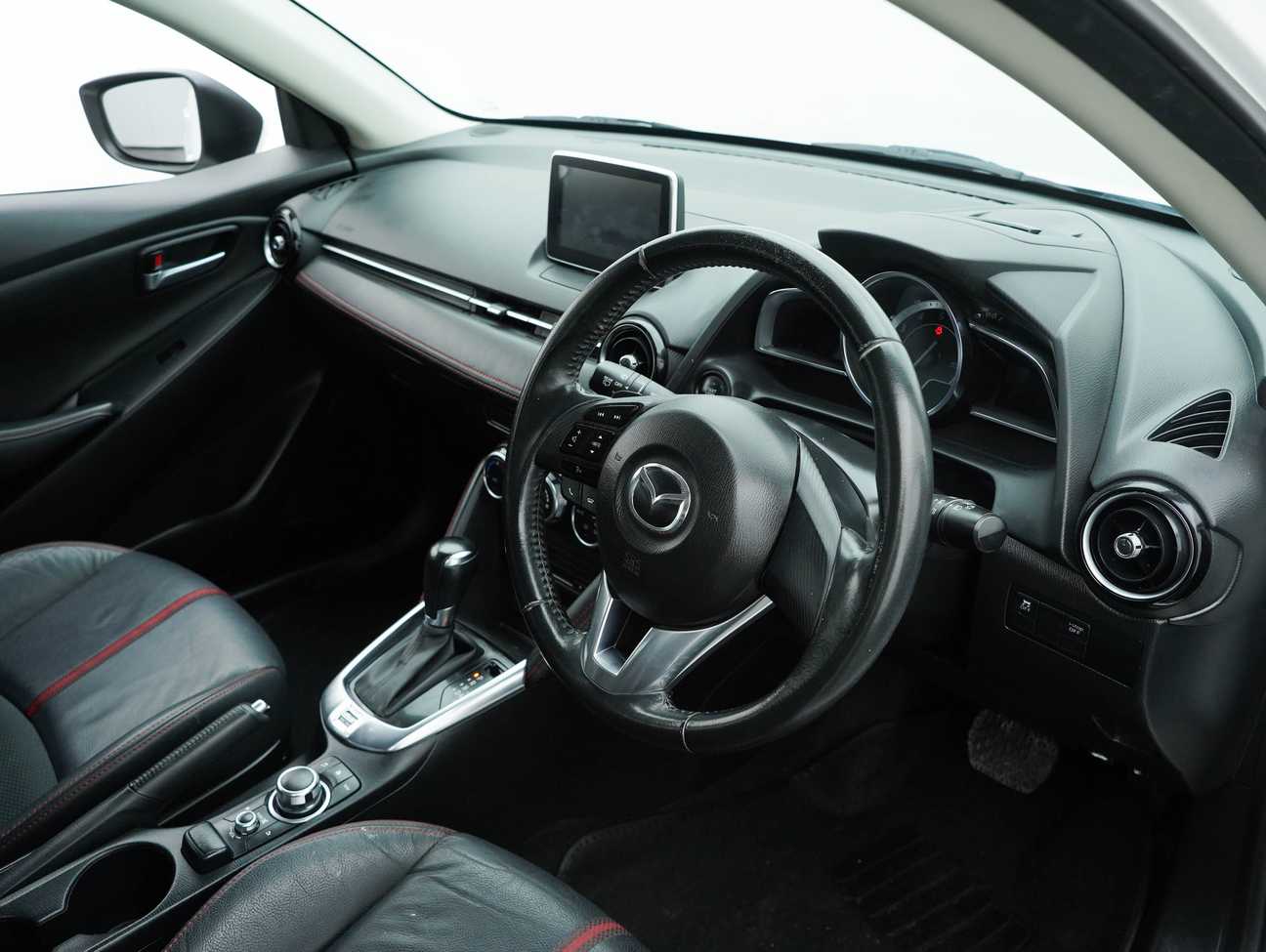 terpakai 2017 Mazda 2 SKYACTIV-G (Halogen Headlight) 1.5