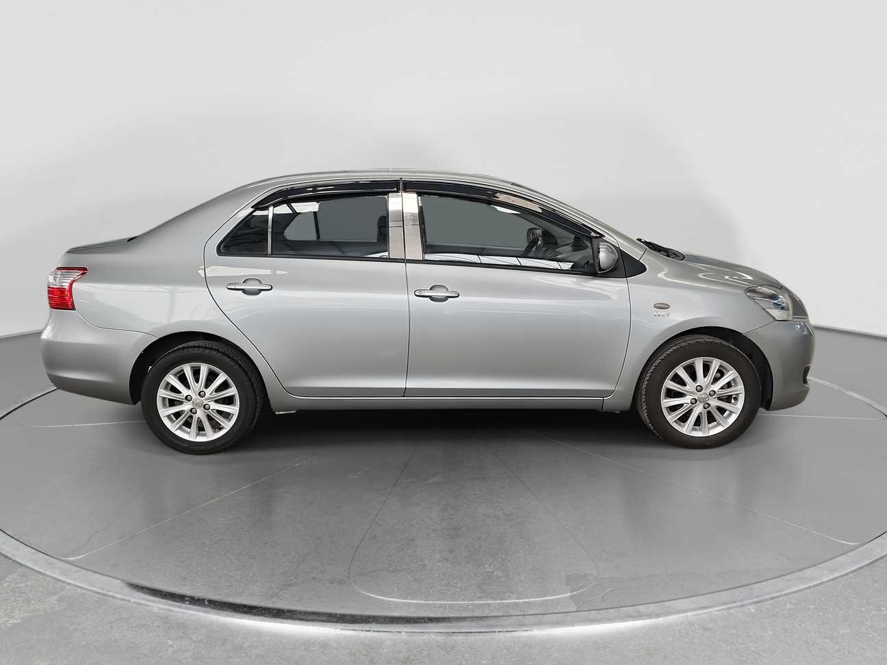 terpakai 2013 Toyota Vios J 1.5