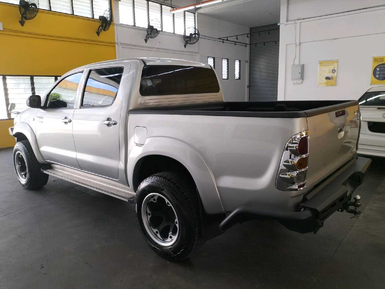 terpakai 2010 Toyota Hilux G VNT Dual Cab 3.0