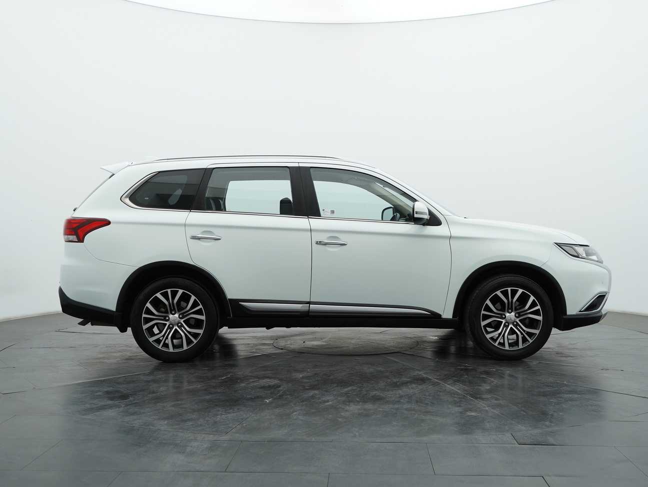 used 2018 Mitsubishi Outlander  2.0