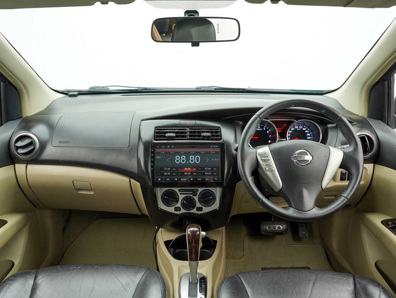 terpakai 2016 Nissan Grand Livina Comfort 1.8