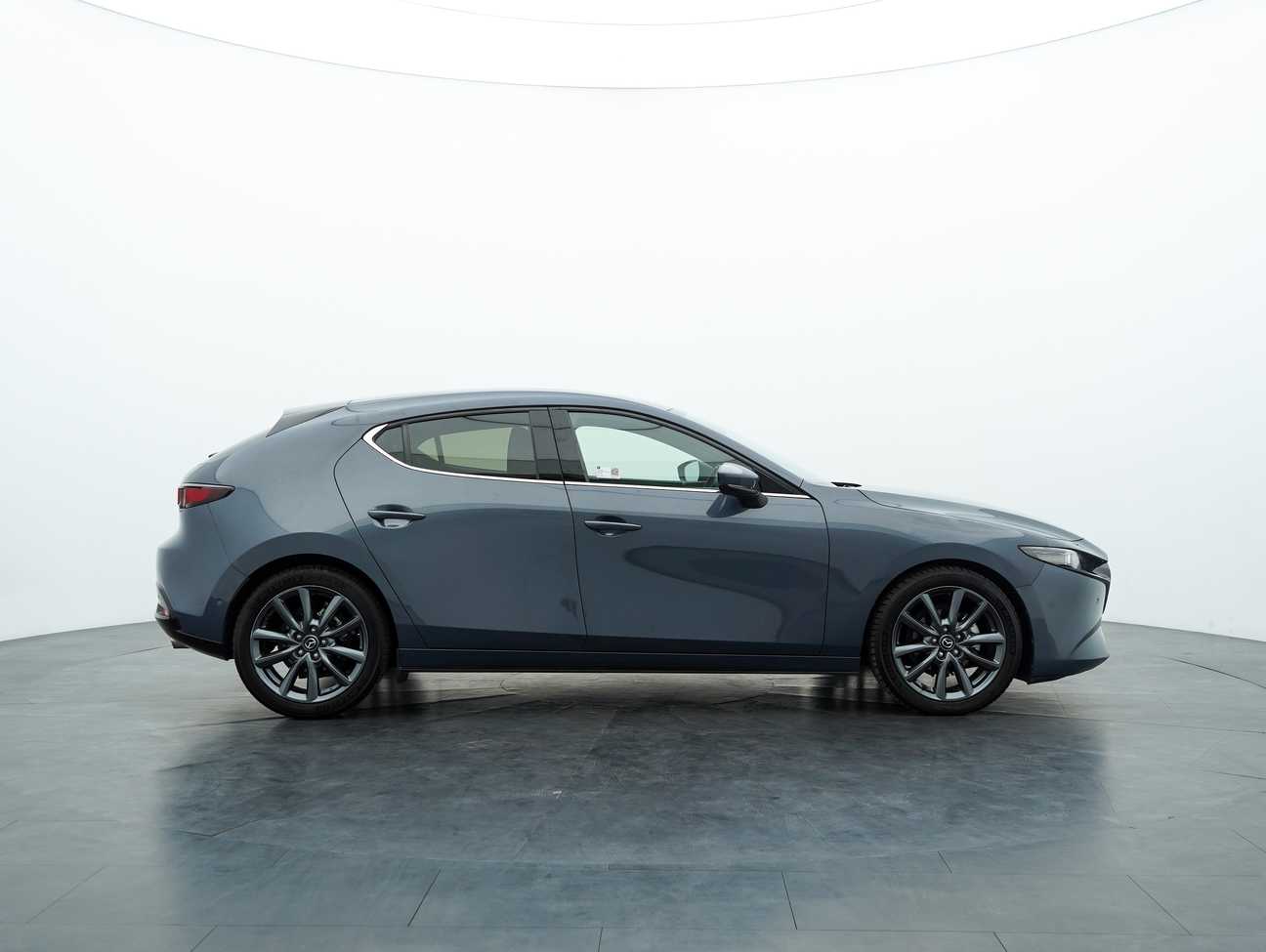 terpakai 2021 Mazda 3 SKYACTIV-G High Plus 2.0