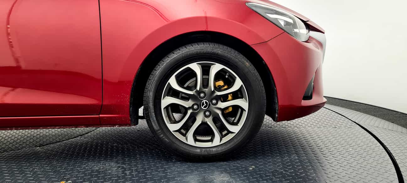 terpakai 2015 Mazda 2 SEDAN 1.5